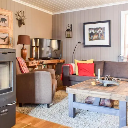 Awesome In W/ 3 Bedrooms Casa vacanze Rysstad