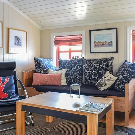 Awesome In W/ 3 Bedrooms Rysstad